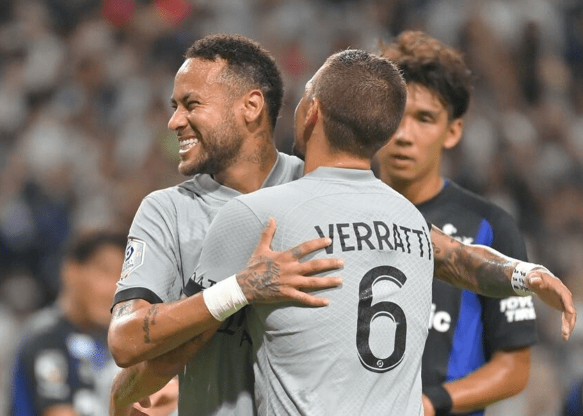 内马尔被巴黎球迷嘘